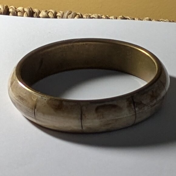 Inlaid Bone & Brass Round Bracelet 2 5/8 Inch Diameter Opening - Excellent Cond - Picture 1 of 3